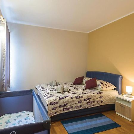 Stunning Apartment In Makarska With Kitchen ภายนอก รูปภาพ